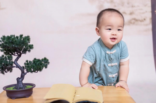 七台河宝宝爱吐奶是什么原因